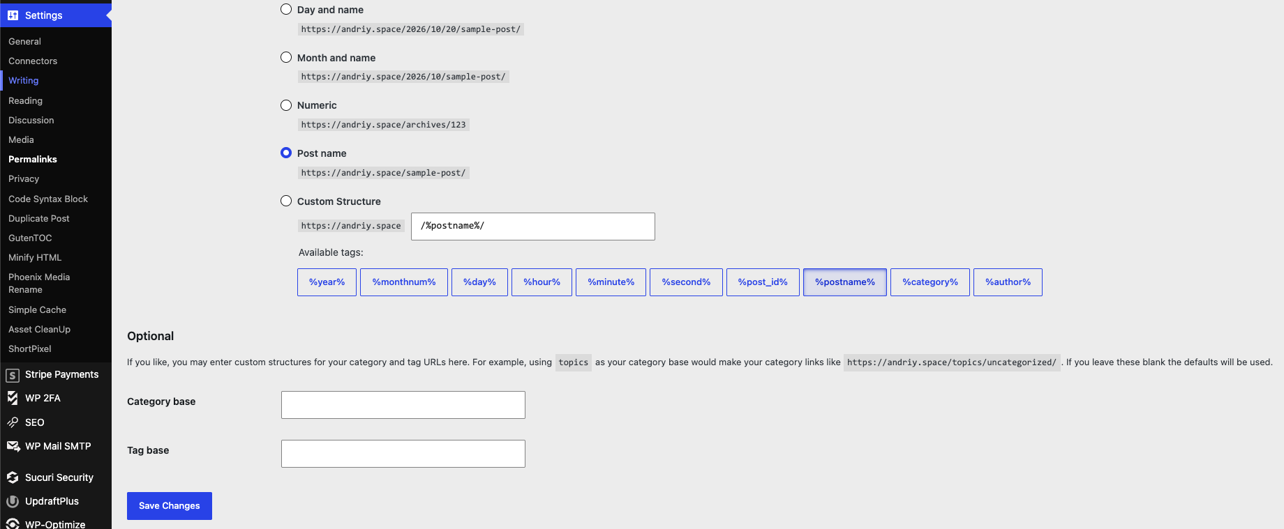 WordPress Settings Permalinks screen with the Save Changes button highlighted